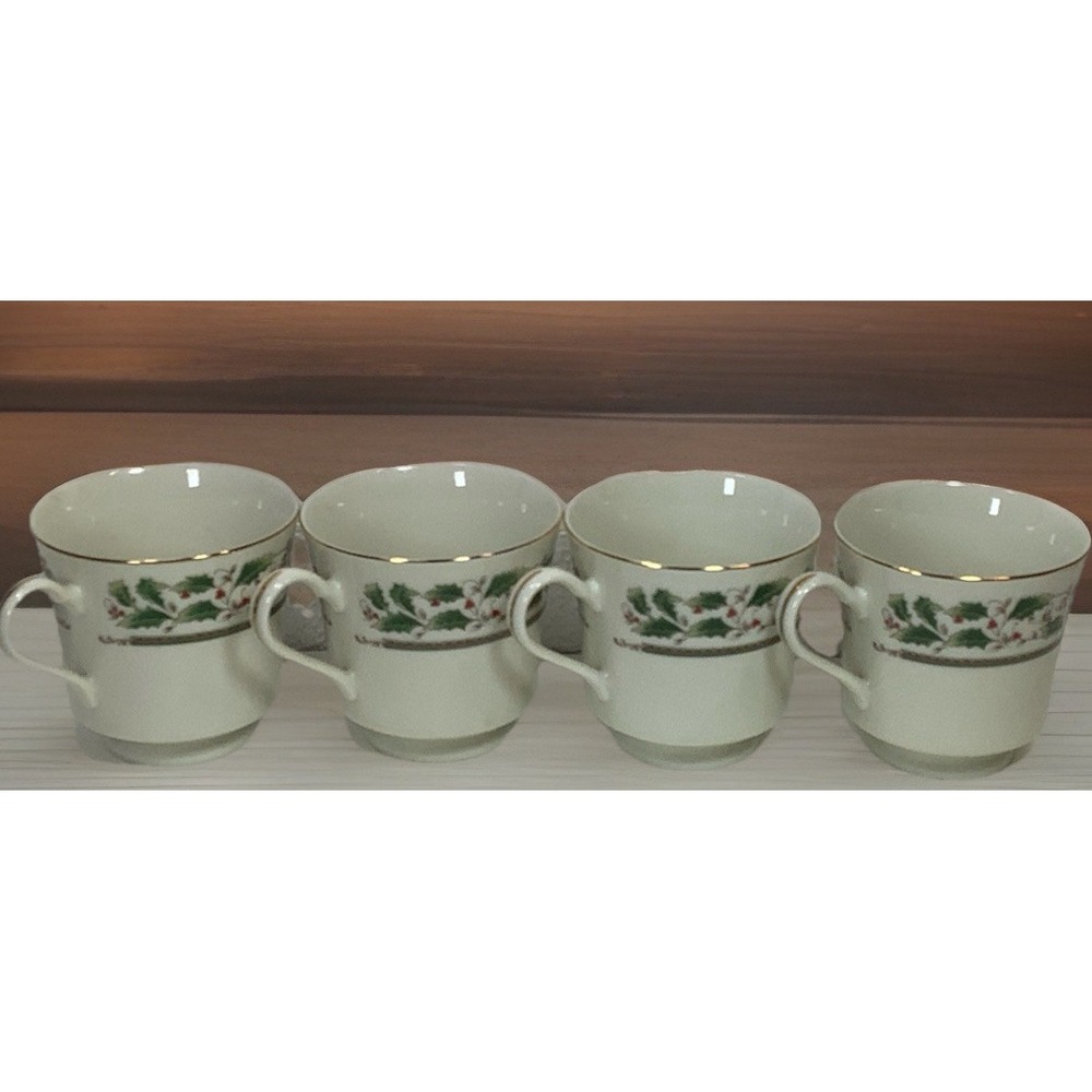 Royal‎ Limited Holly Holiday Set of 4 Coffee Mugs Christmas Cups Japan 🎄 - Picture 2 of 4
